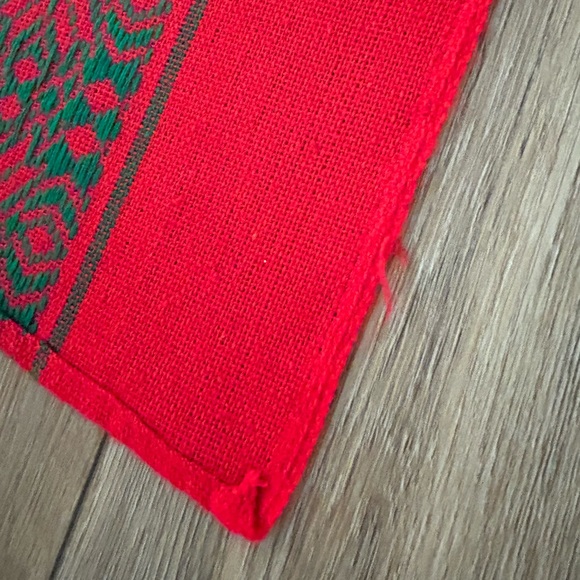 Vintage Embroidered Rectangular Tablecloth 81.5x60 Red Green Christmas Holidays - Picture 12 of 14